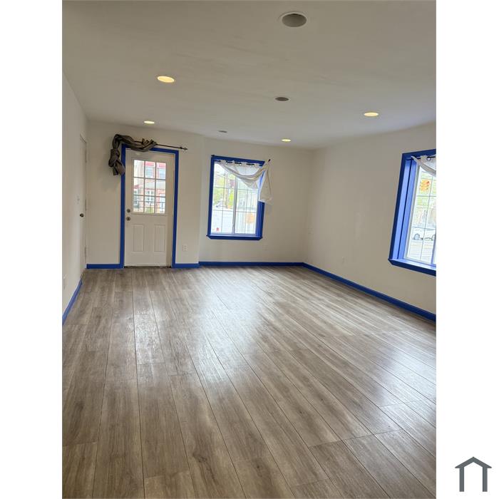 4114 Bronxwood Ave