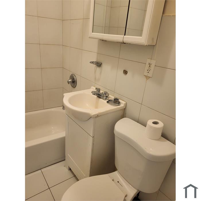 3866 White Plains Rd