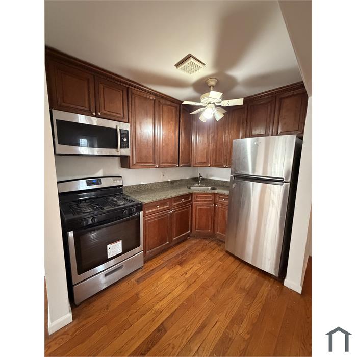600 Thwaites Pl