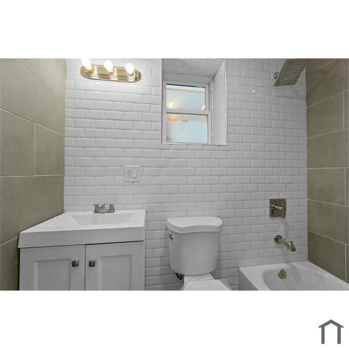 129 W 197th St