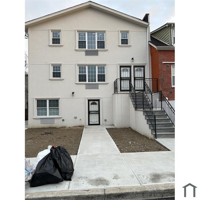 1604 Chester St