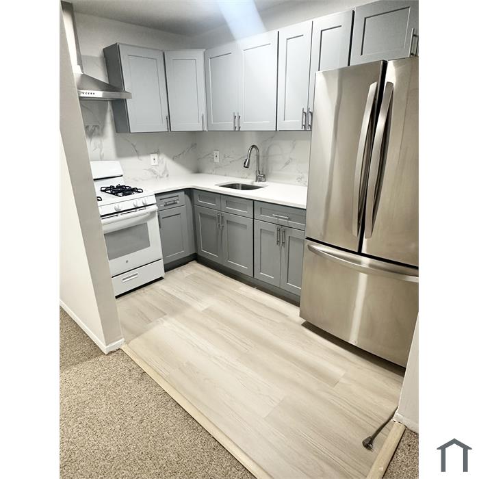 107 White Plains Rd