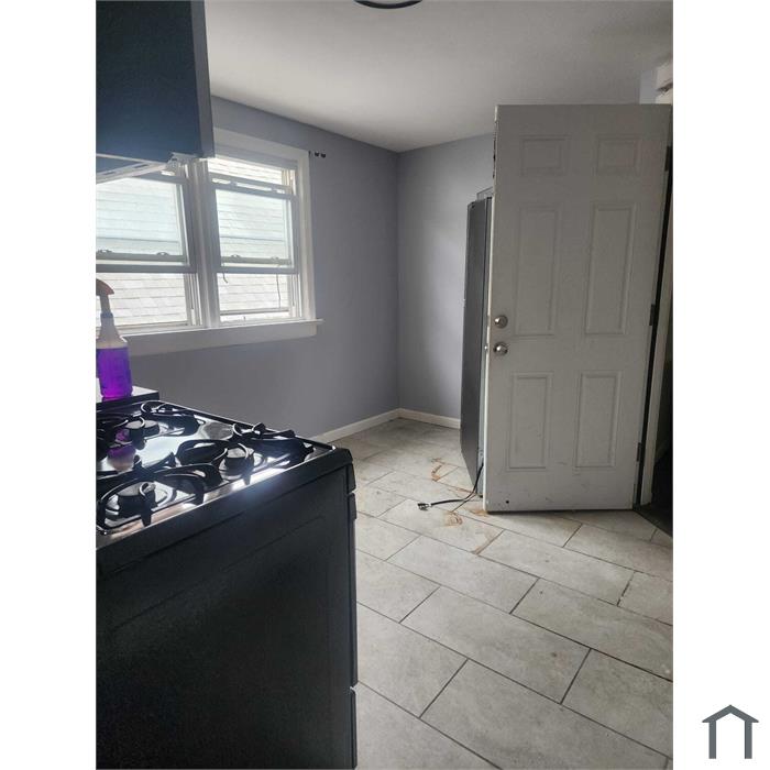 352 S 10th Ave