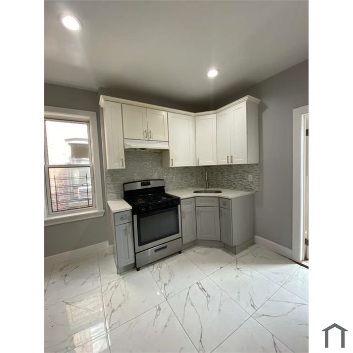 114 Maple St