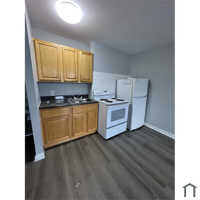 2 Van Cortlandt Pk Ave