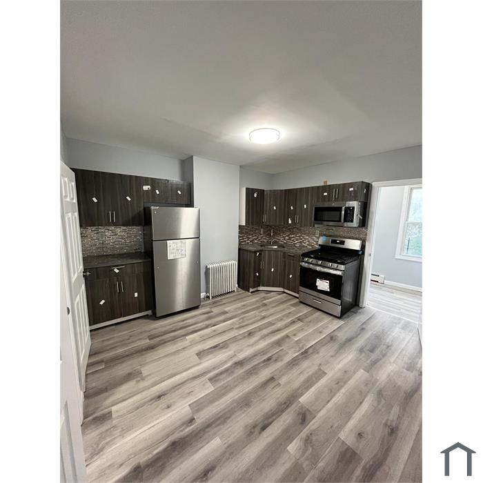 157 Voss Ave