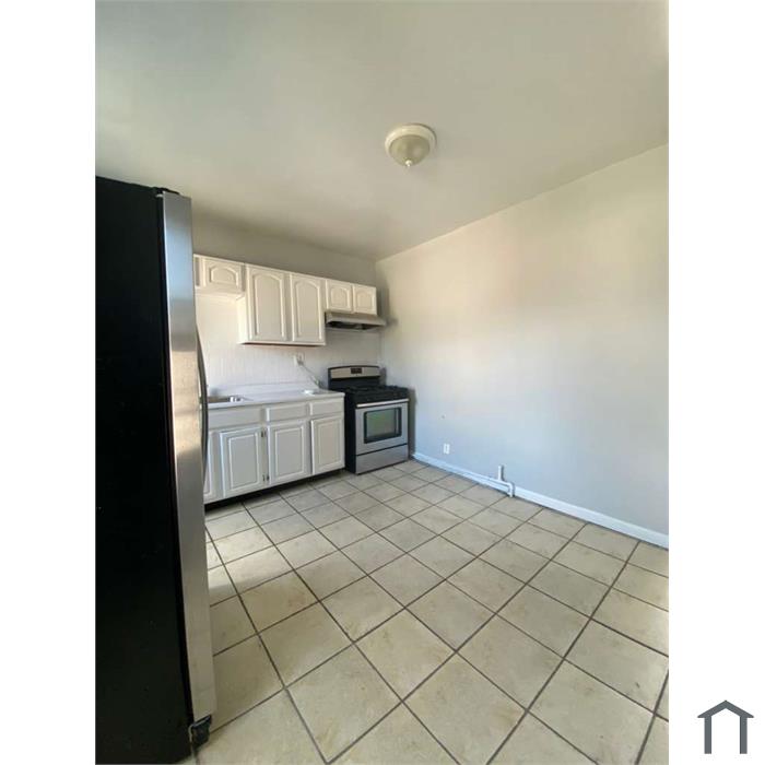 44 Vineyard Ave