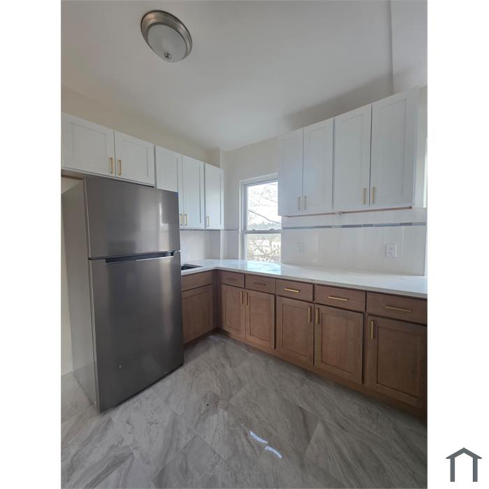 26 Vineyard Ave