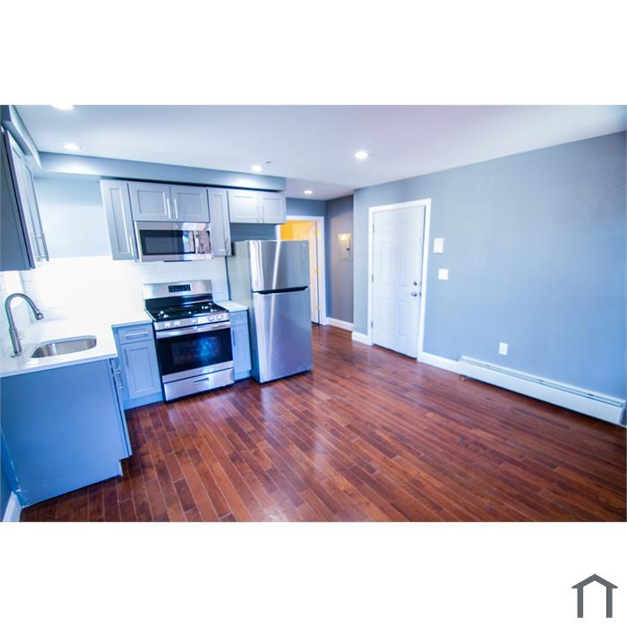 737 Jerome St