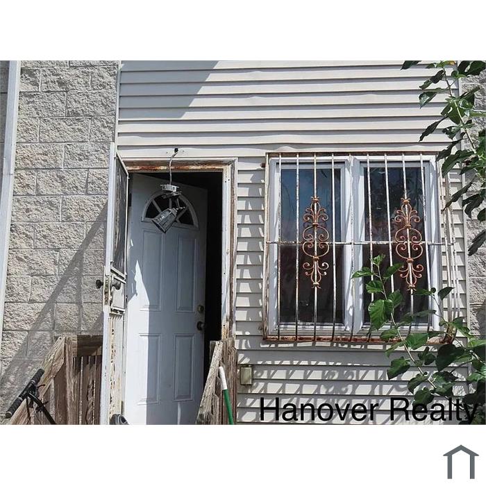 470 Elton St