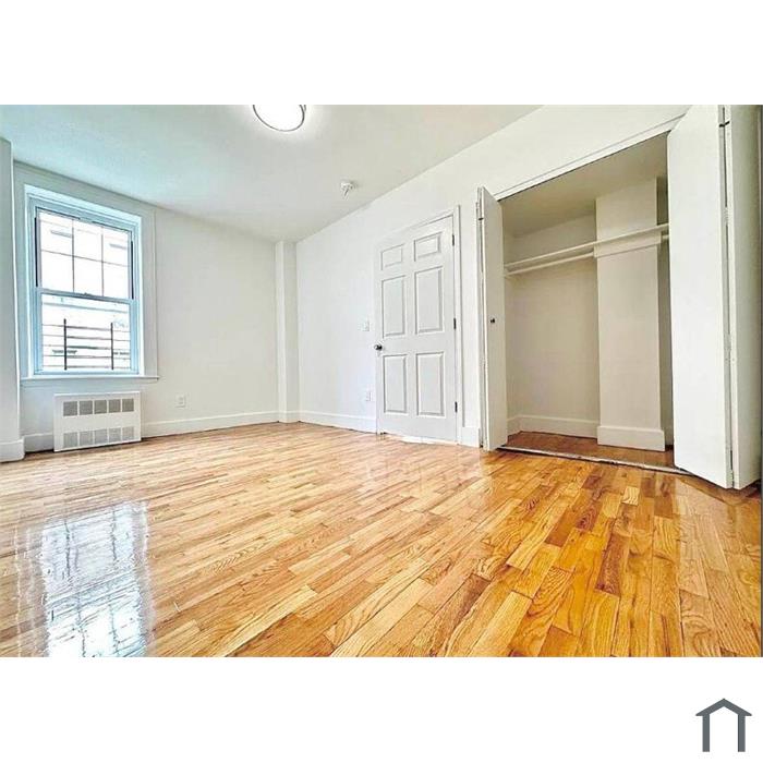 304 Van Buren St