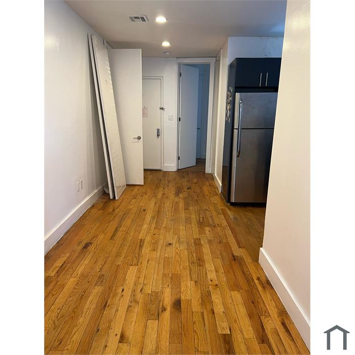 1935 Bergen St