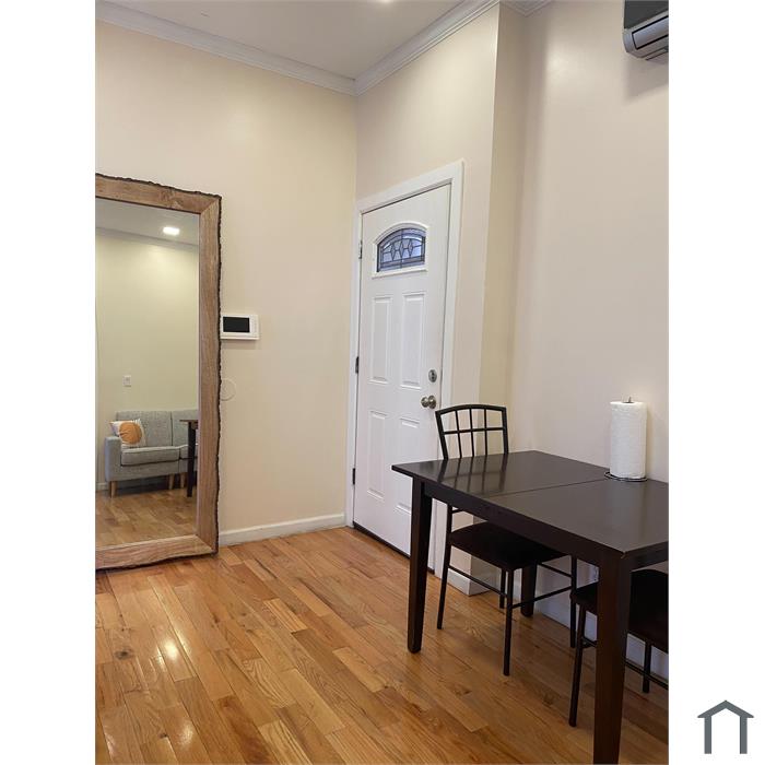 12414 Metropolitan Ave