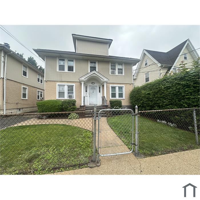 14 Van Cott Ave