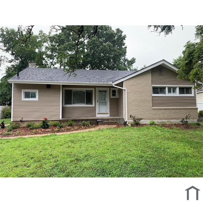402 Leslie Ln