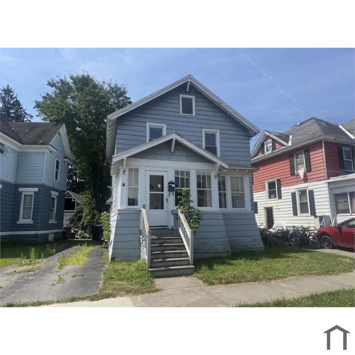 149 W North St