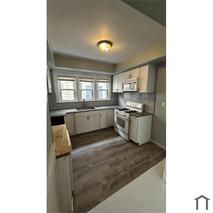 75 Shoreham Pkwy