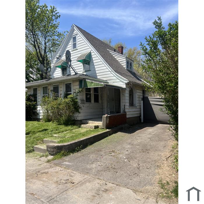 89 Angle St