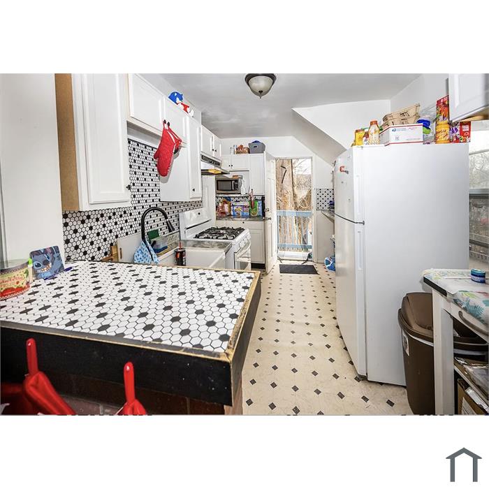 205 Ravine Ave