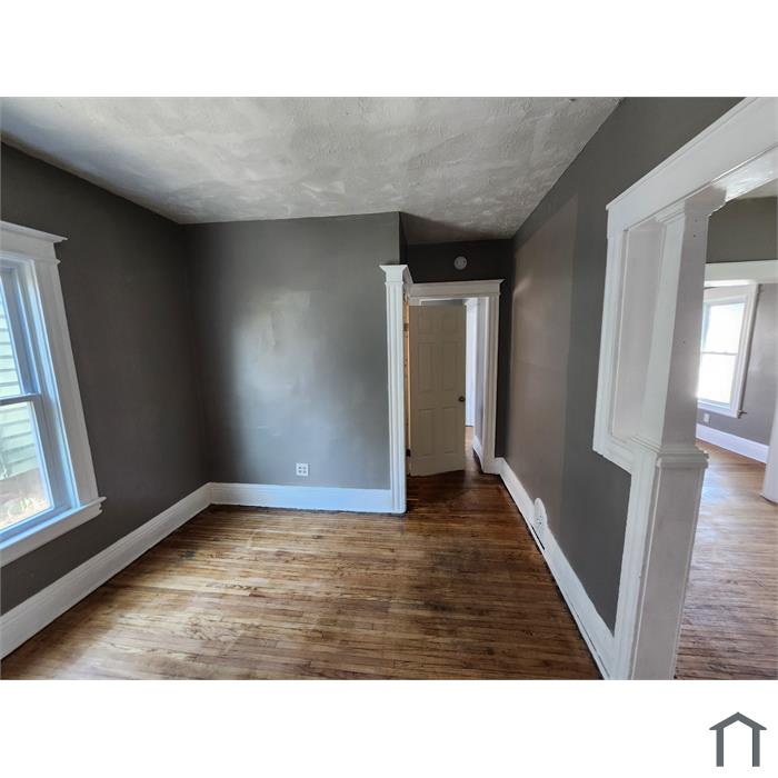 63 Roycroft Dr