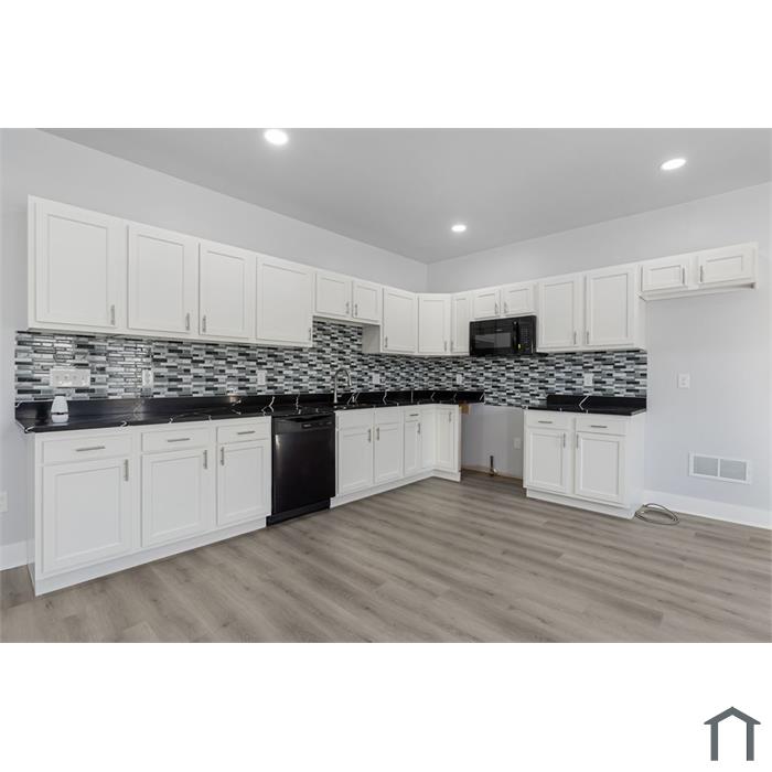1389 Miller Ave