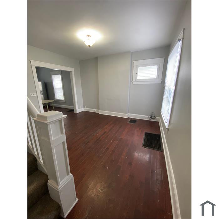 28 E Woodrow Ave