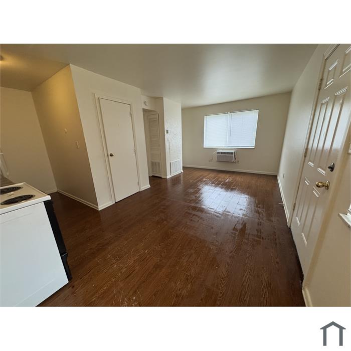 272 S Davis Ave