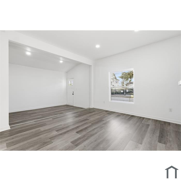 40 Hayden Ave