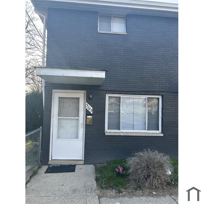 3283 Reis Ave