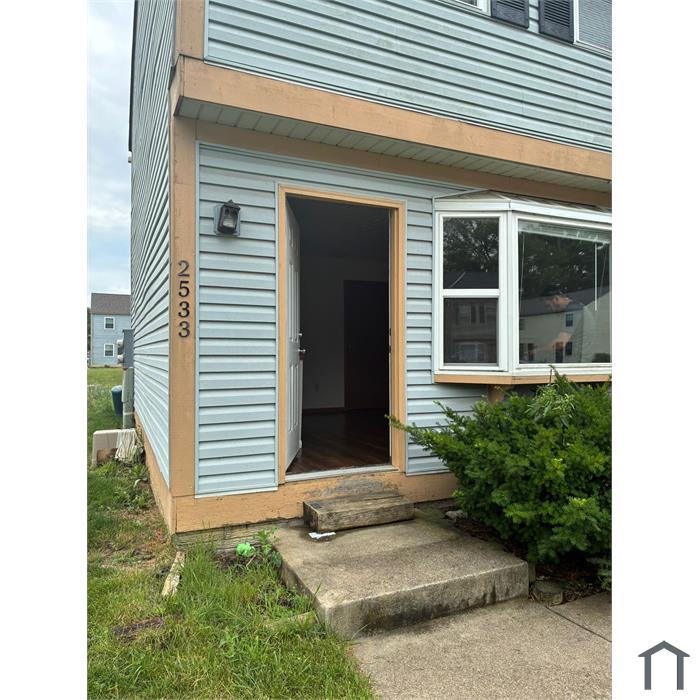 2533 Sandbury Blvd