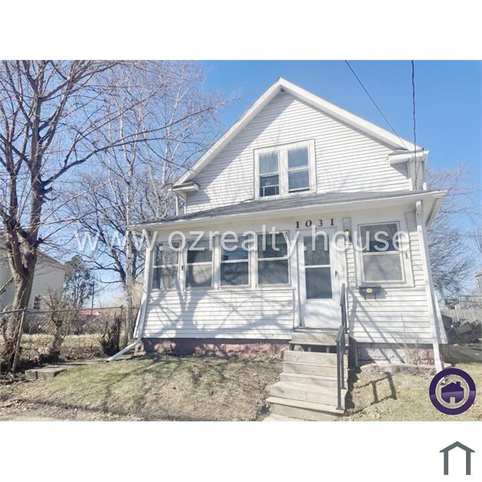 1031 N Michigan St
