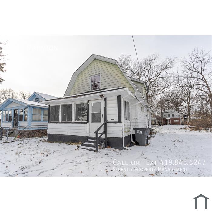 1125 Marmion Ave