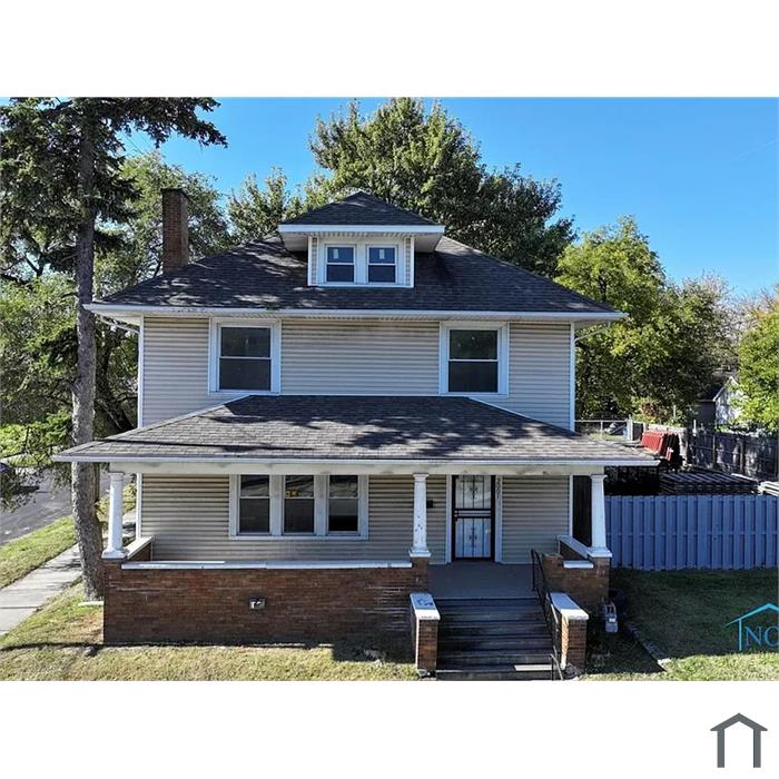 2001 Lagrange St