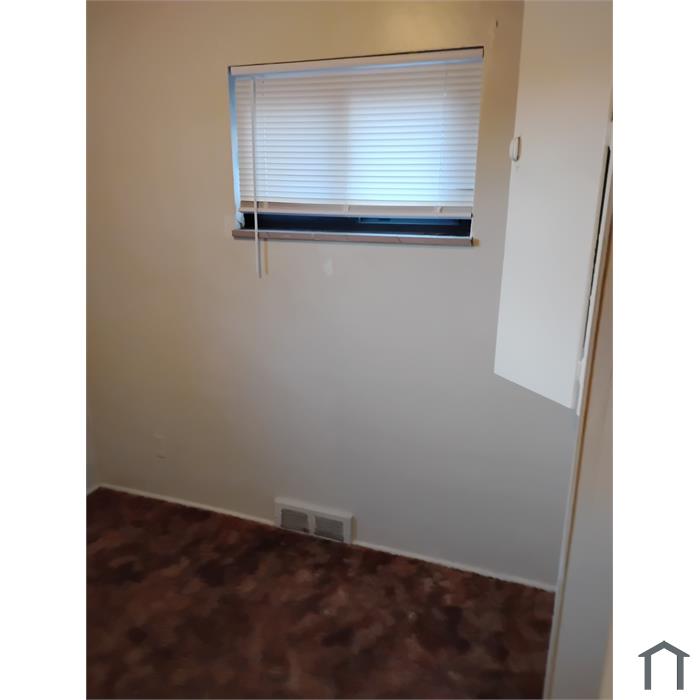 1220 E Manhattan Blvd