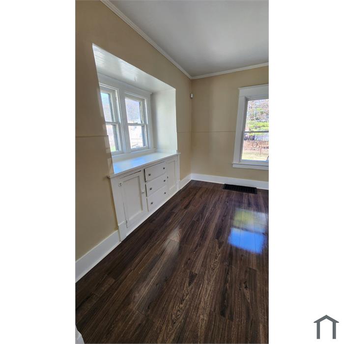 3232 Jeannette Ave