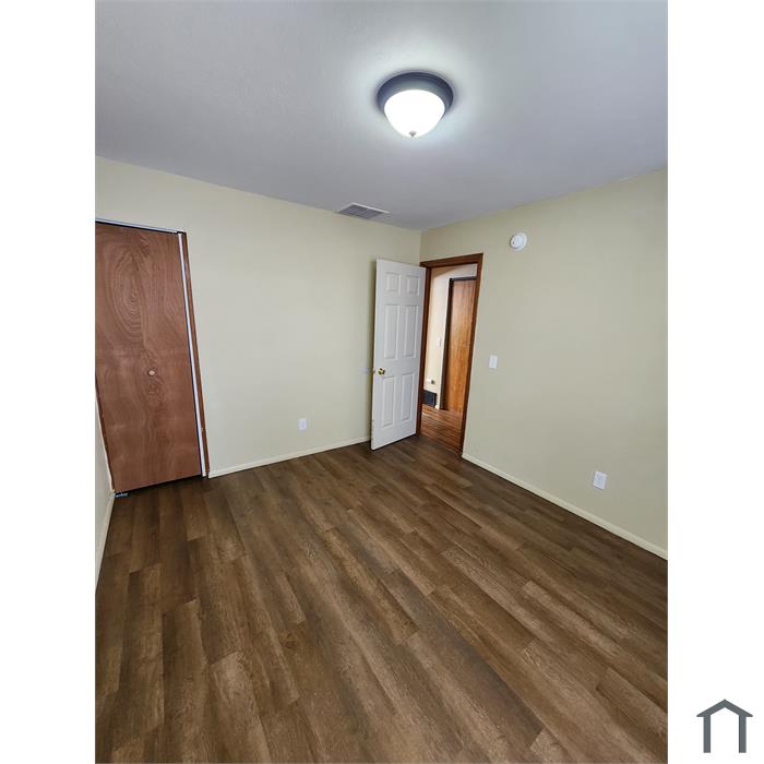 1932 Airline Ave