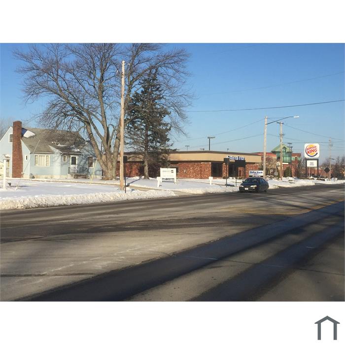 1490 W River Rd N