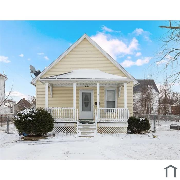 221 W 12th St