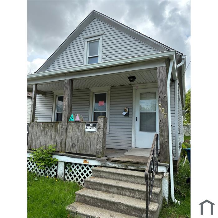 707 W 18th St
