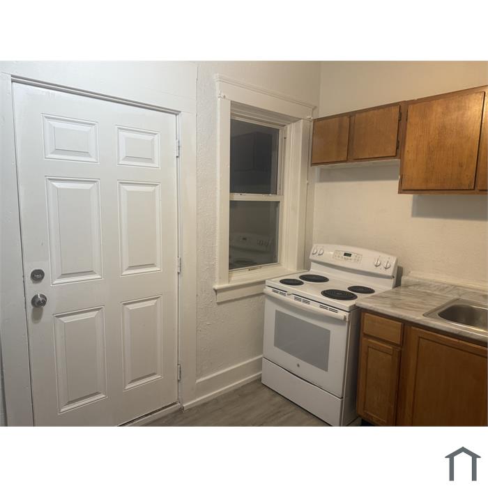 1150 W 5th St