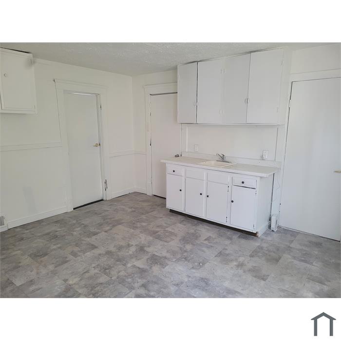 10117 Hampden Ave