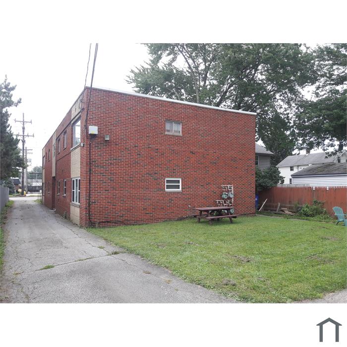 3844 W 150th St