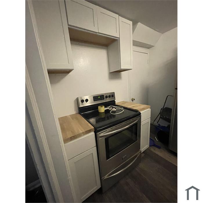 876 Ravine Dr