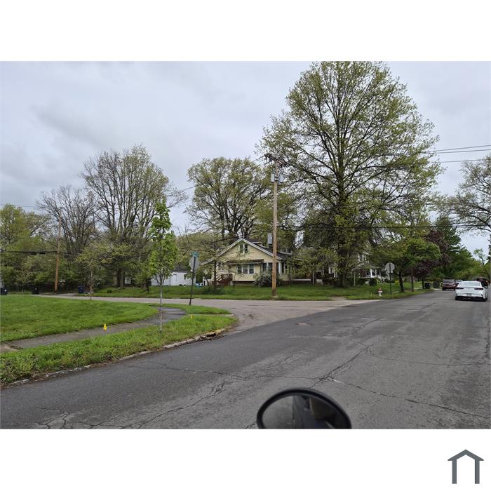 1540 Maple Rd