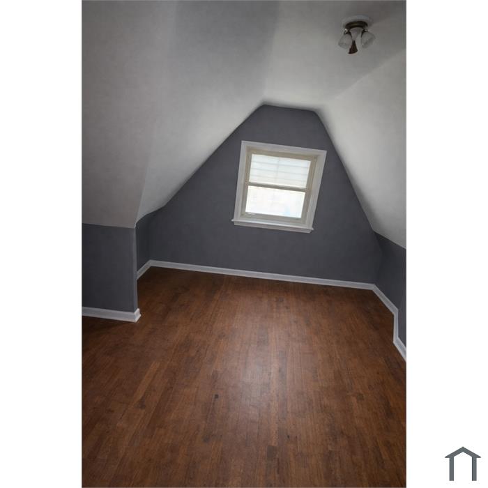 5593 Lafayette Ave