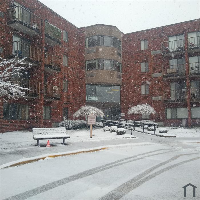 Lawrence Plaza Apartments
