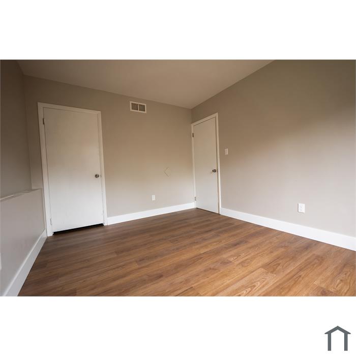 737 E Wilbeth Rd
