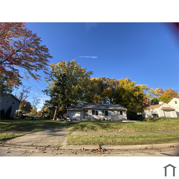 933 Russell Ave