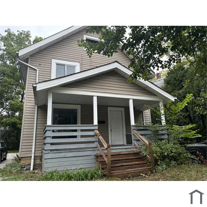 879 Delia Ave