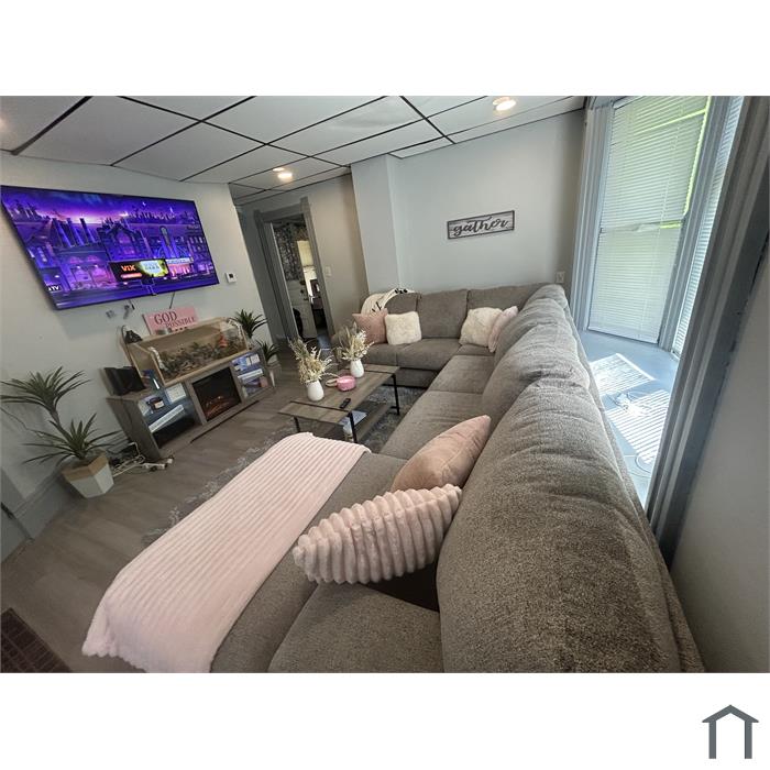 326 Chestnut Ave NE
